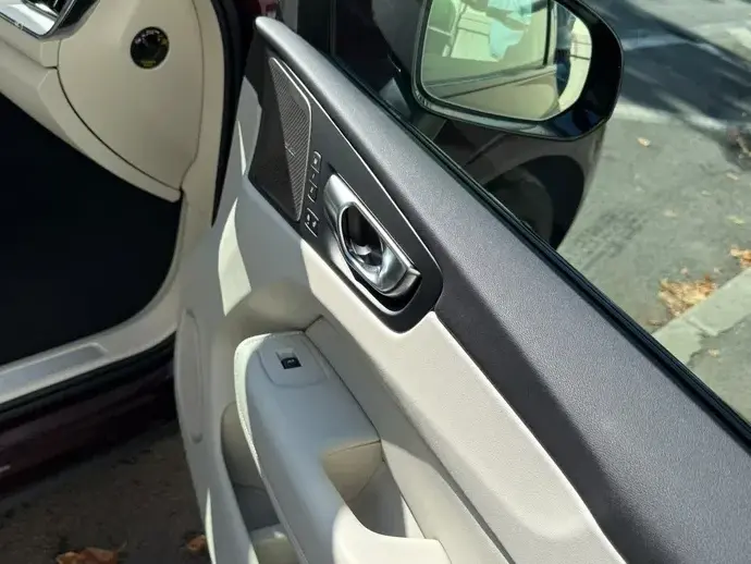 Volvo XC 60 T6 AWD Ultra Dark