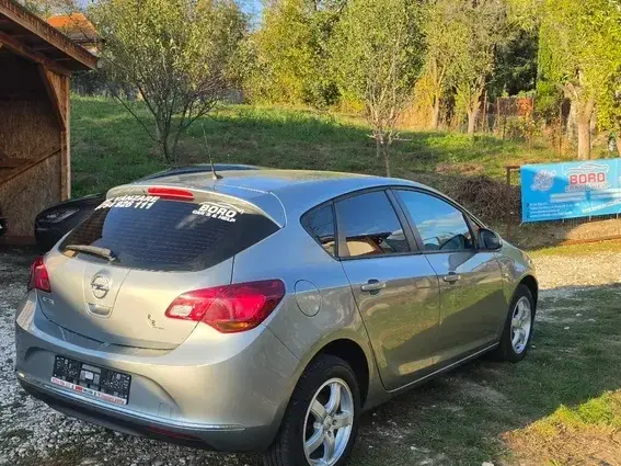 Opel Astra J 1.6 TWINPORT ECOTEC Selection