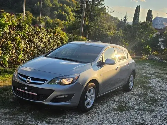 Opel Astra J 1.6 TWINPORT ECOTEC Selection
