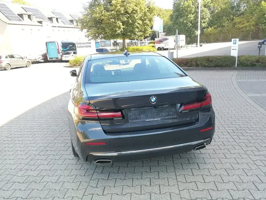 BMW Seria 5 530i Aut. — imagine 4