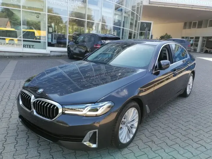 BMW Seria 5 530i Aut.
