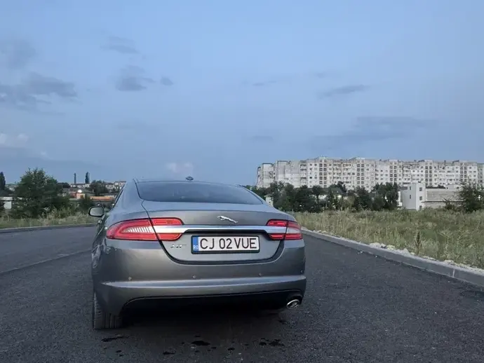 Jaguar XF 2.2D Portfolio