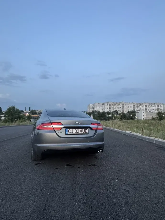 Jaguar XF 2.2D Portfolio — imagine 3