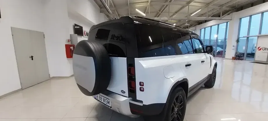 Land Rover Defender — imagine 3