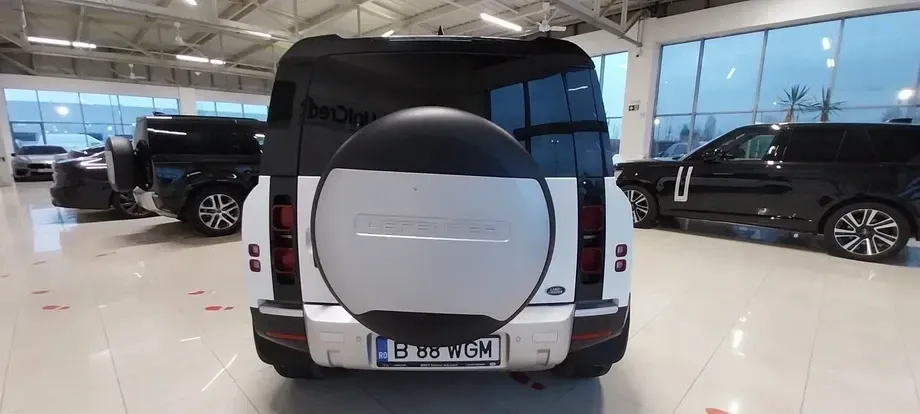 Land Rover Defender — imagine 4
