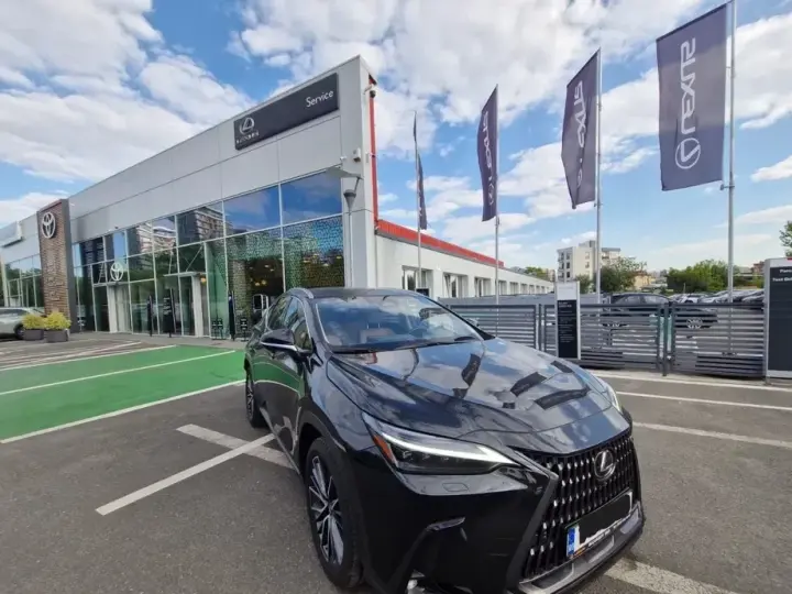 Lexus NX II