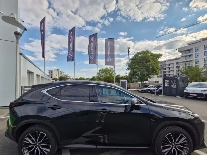 Lexus NX II