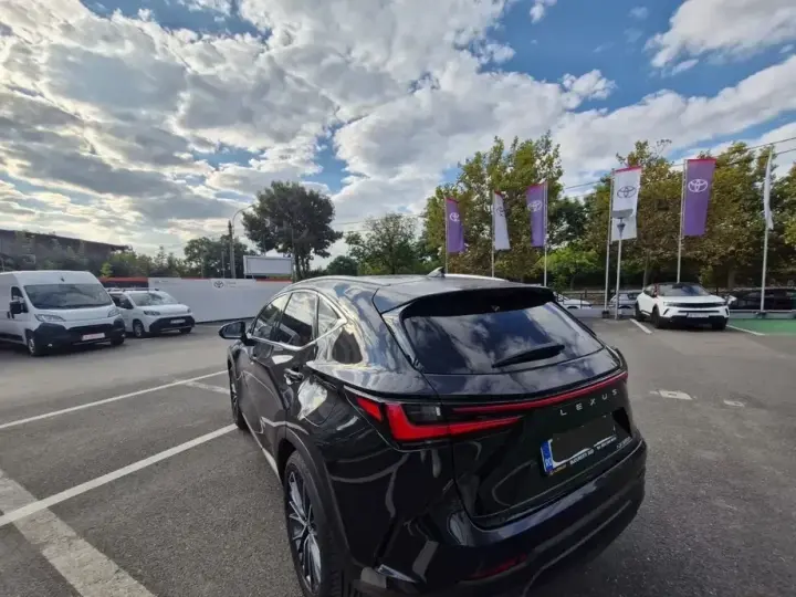 Lexus NX II