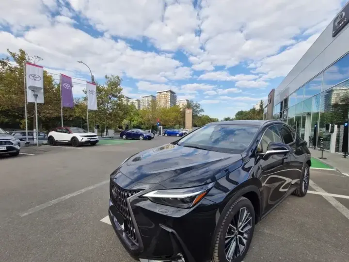 Lexus NX II