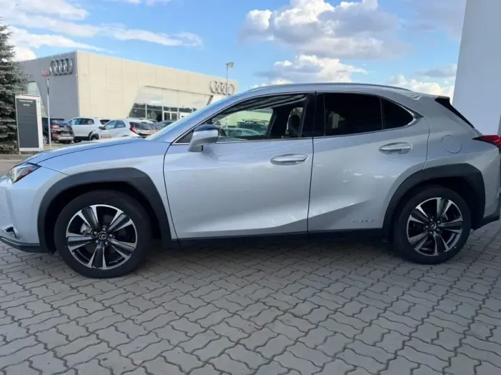 Lexus UX 250h Business Edition