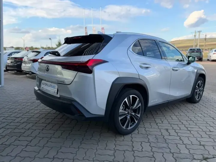 Lexus UX 250h Business Edition