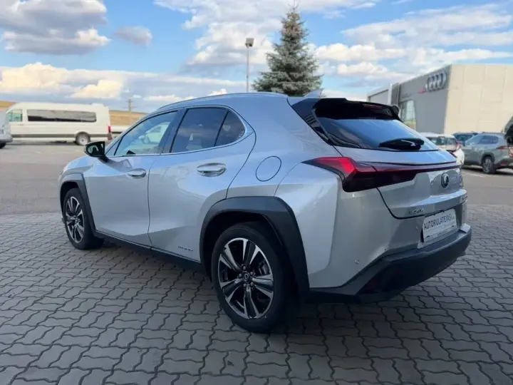 Lexus UX 250h Business Edition