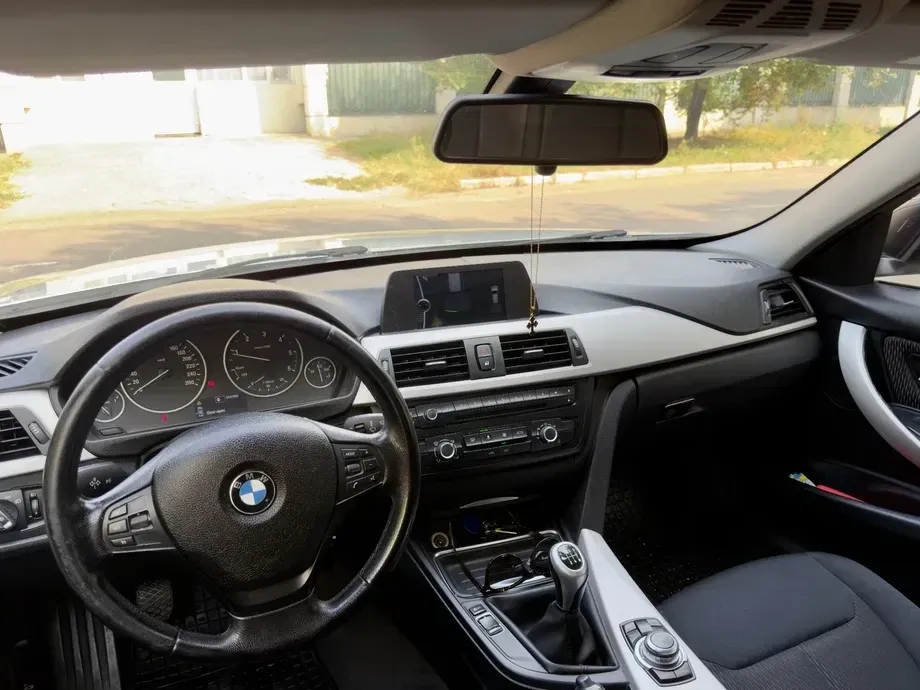 BMW Seria 3 F30/F31/F34 316d — imagine 6