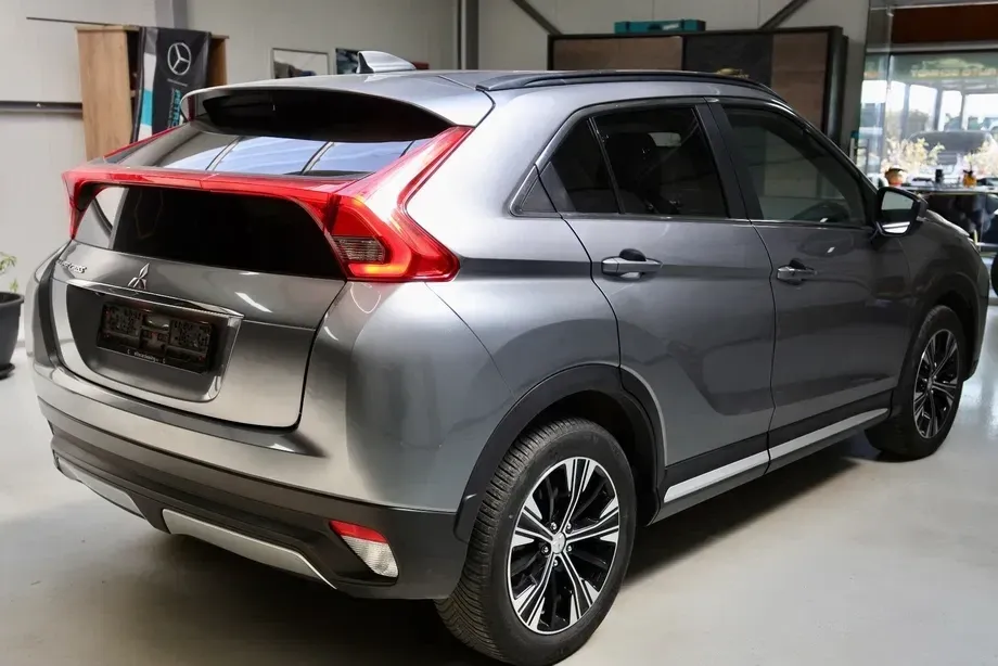 Mitsubishi Eclipse Cross 1.5-litre 16-valve DOHC MIVEC Instyle Aut. — imagine 3