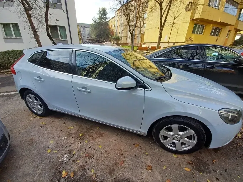 Volvo V40 II D3 Geartronic Momentum — imagine 4