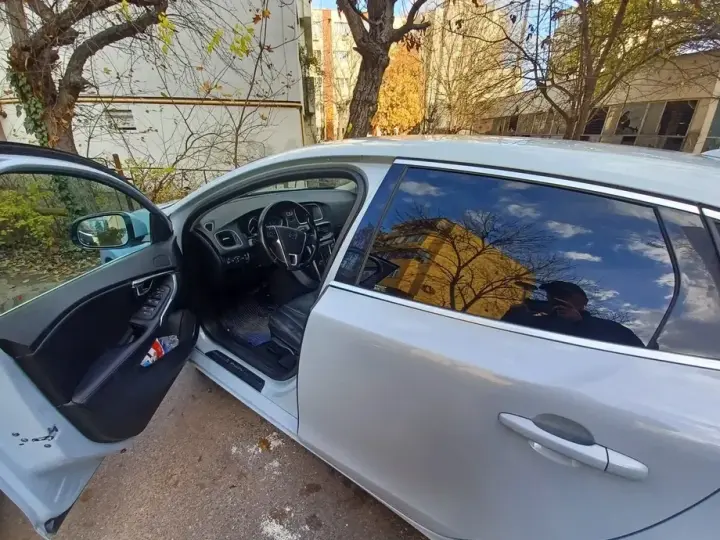 Volvo V40 II D3 Geartronic Momentum