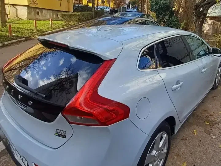 Volvo V40 II D3 Geartronic Momentum