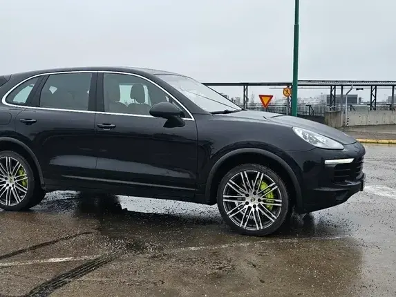 Porsche Cayenne S E-Hybrid Platinum Edition