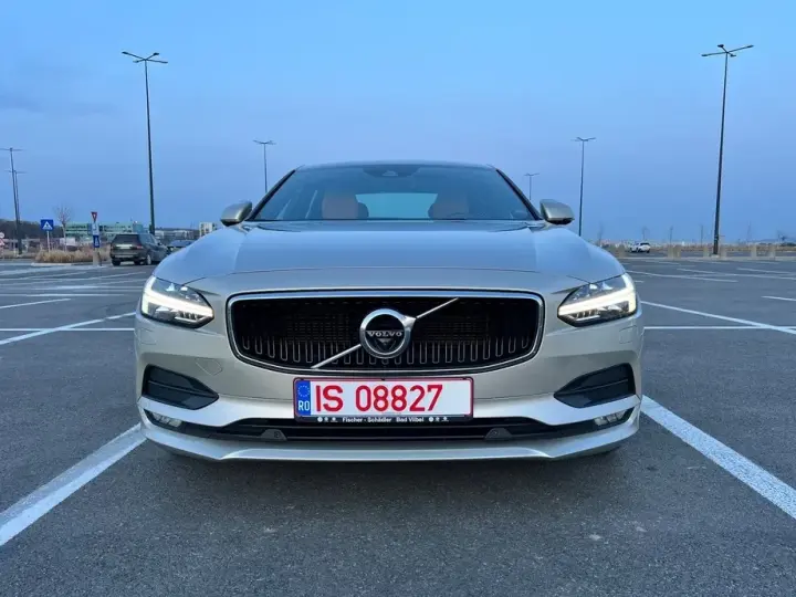 Volvo S90 D4 Geartronic Momentum Pro