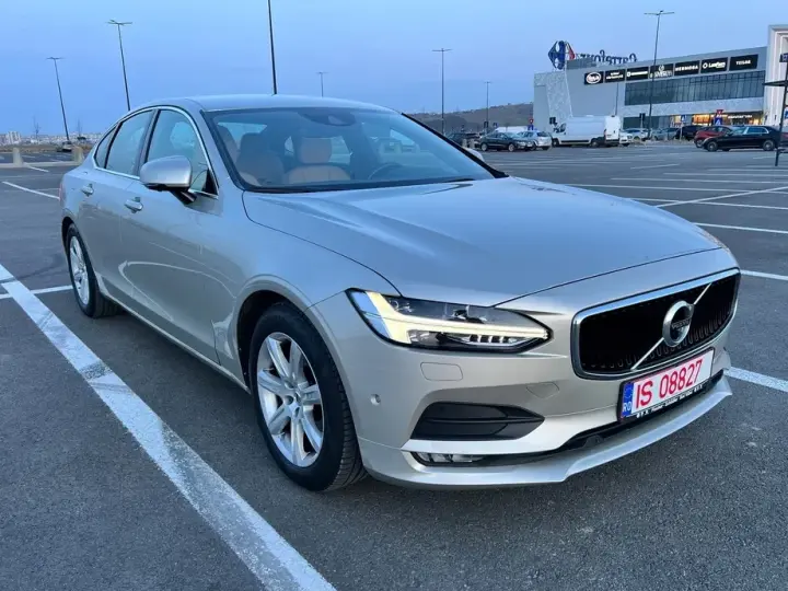 Volvo S90 D4 Geartronic Momentum Pro