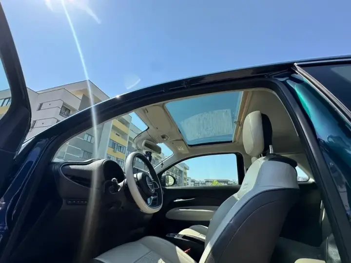 FIAT 500E La Prima