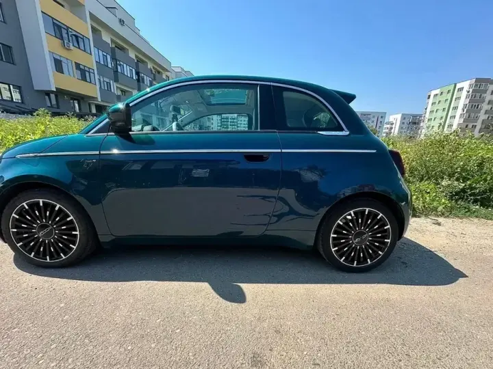 FIAT 500E La Prima