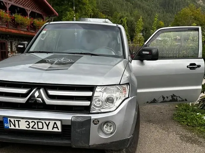 Mitsubishi Pajero IV