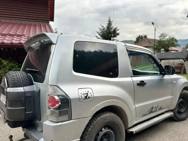 Mitsubishi Pajero IV