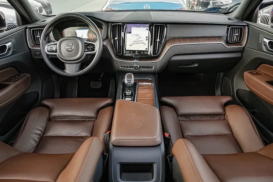 Volvo XC 60 Recharge T6 Twin Engine eAWD Inscription Expression — imagine 3