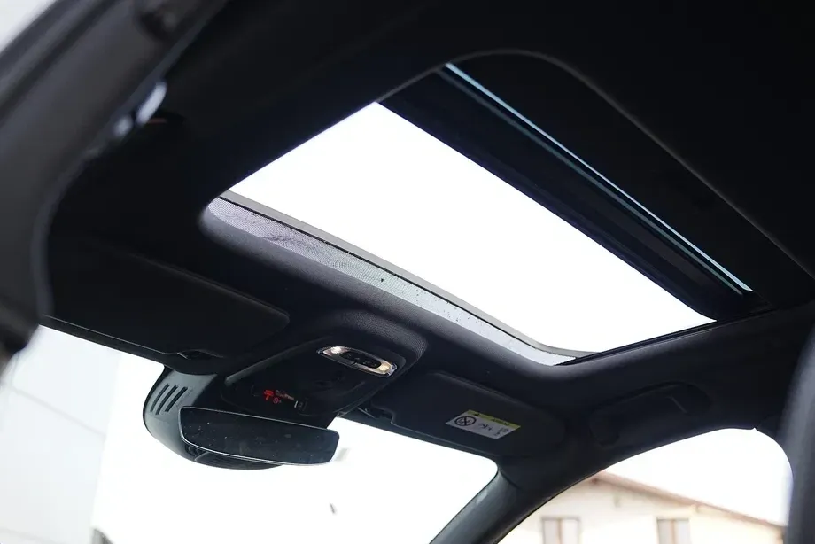 Volvo S90 T8 Twin Engine AWD Geartronic R Design — imagine 4