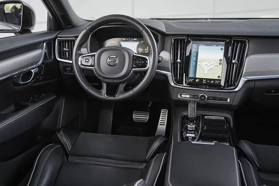 Volvo S90 T8 Twin Engine AWD Geartronic R Design — imagine 5