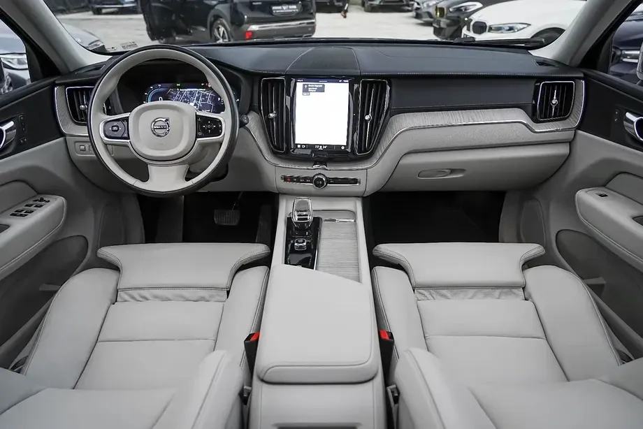 Volvo XC 60 Recharge T6 Twin Engine eAWD Inscription Expression — imagine 3