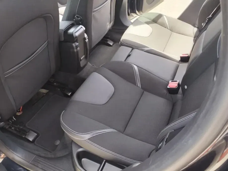 Volvo V40 D2 Basic — imagine 5