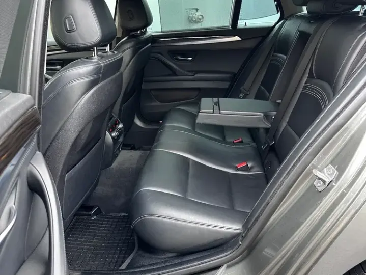 BMW Seria 5 F10/F11/F07 [2010 - 2017] 525d Aut. Luxury Line