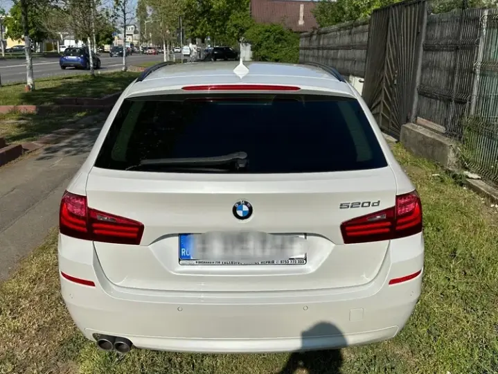BMW Seria 5 F10/F11/F07 [2010 - 2017] 520d