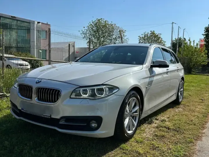 BMW Seria 5 F10/F11/F07 [2010 - 2017] 520d