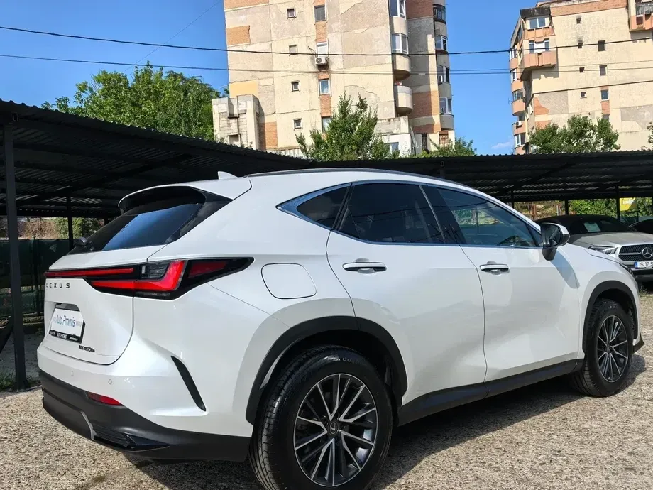 Lexus NX II 450h+ AWD CVT PHEV Luxury — imagine 4