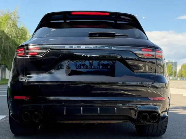 Porsche Cayenne Standard