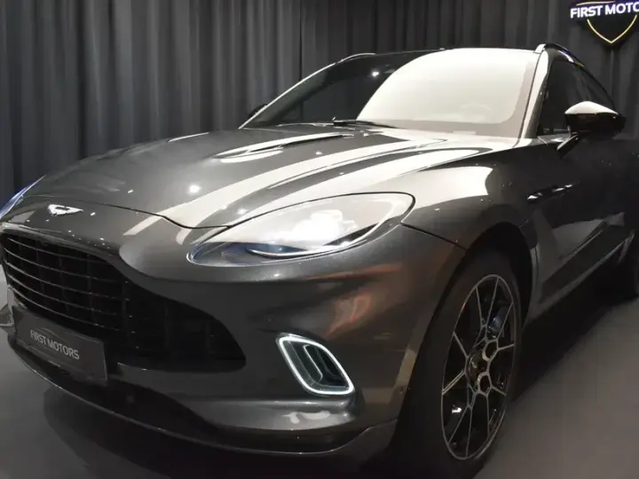 Aston Martin DBX