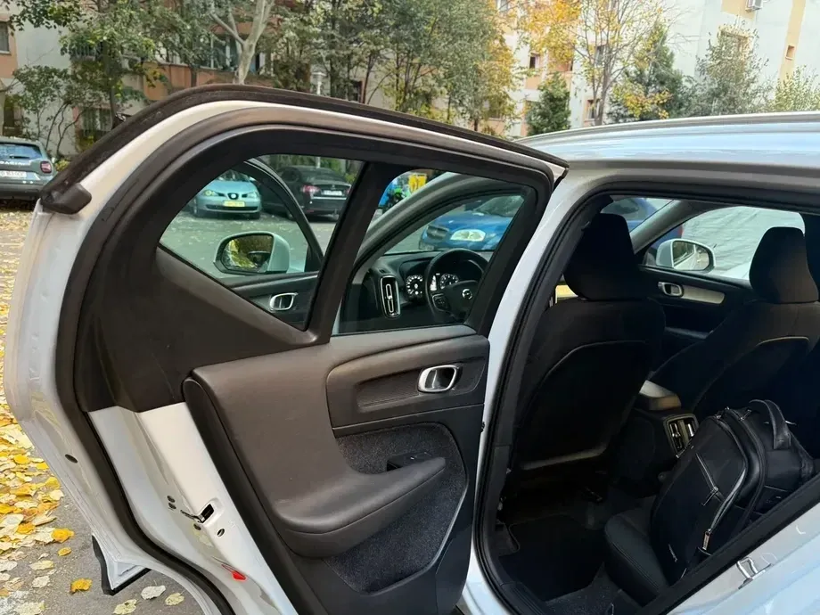 Volvo XC 40 T4 Geartronic Momentum — imagine 6