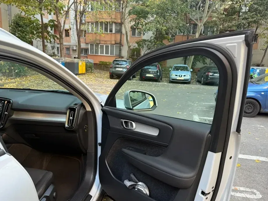 Volvo XC 40 T4 Geartronic Momentum — imagine 5