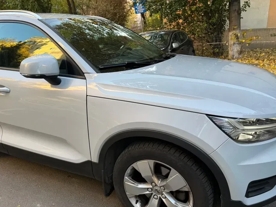 Volvo XC 40 T4 Geartronic Momentum — imagine 3