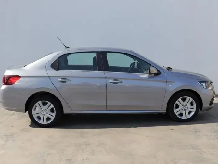 Peugeot 301 1.5 BlueHDI FAP Allure