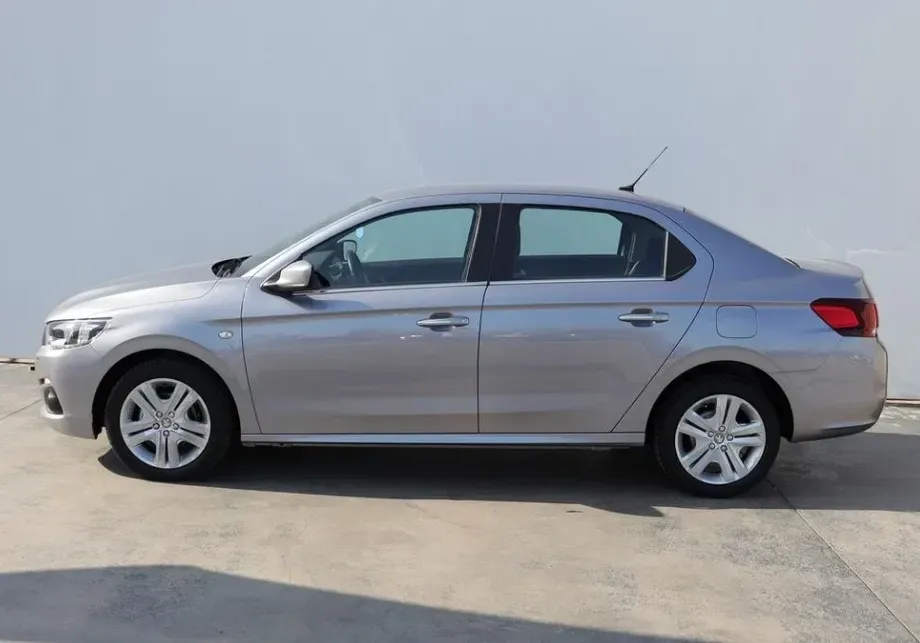 Peugeot 301 1.5 BlueHDI FAP Allure — imagine 2