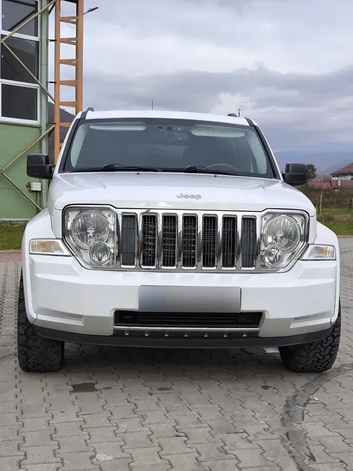 Jeep Cherokee — imagine 3