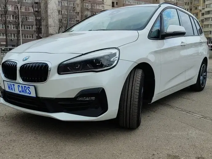 BMW Seria 2 218d xDrive AT