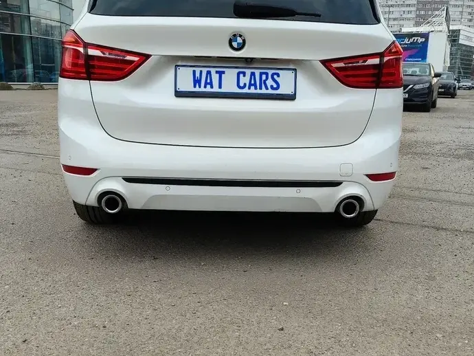 BMW Seria 2 218d xDrive AT