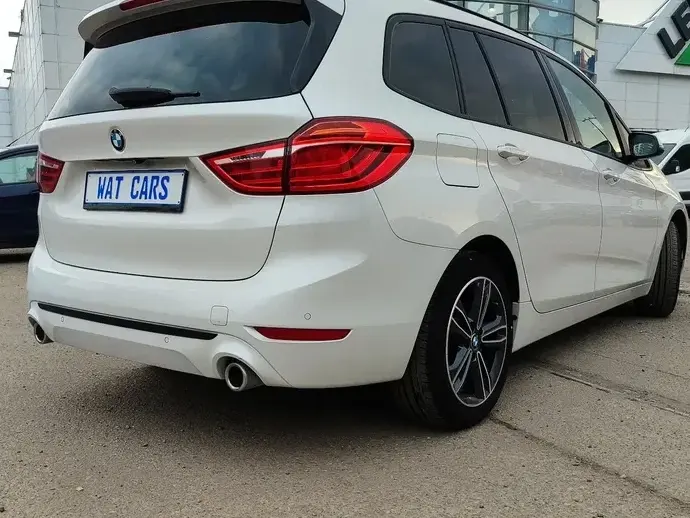 BMW Seria 2 218d xDrive AT