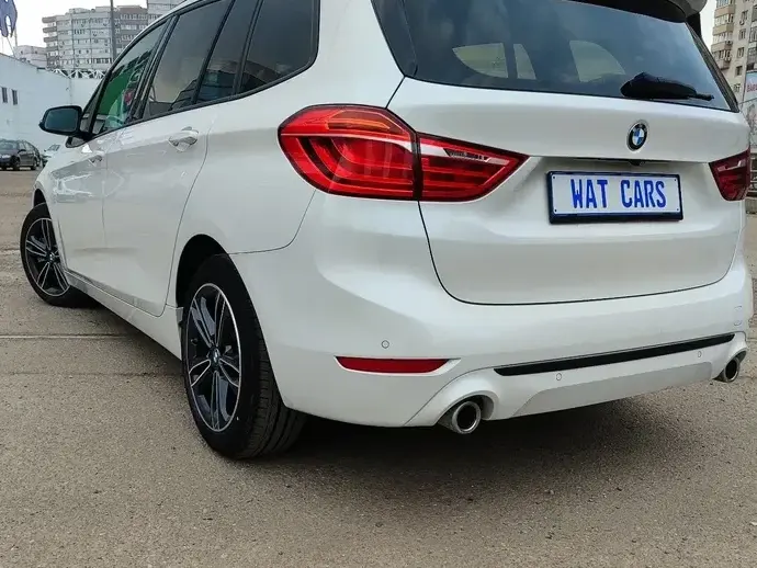 BMW Seria 2 218d xDrive AT