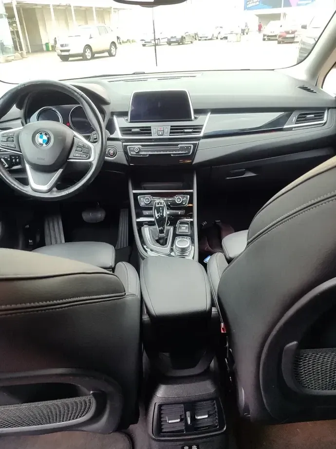 BMW Seria 2 218d xDrive AT — imagine 2